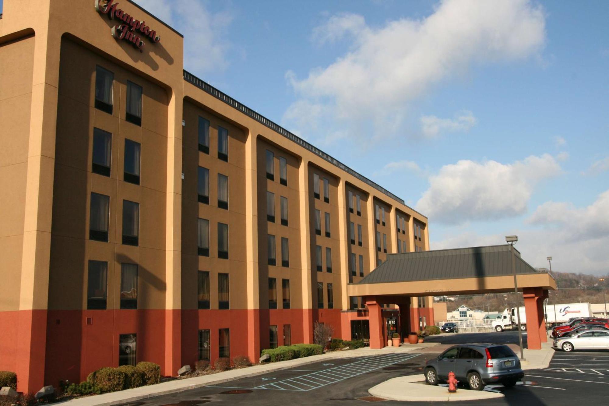 Hampton Inn Altoona Exteriör bild