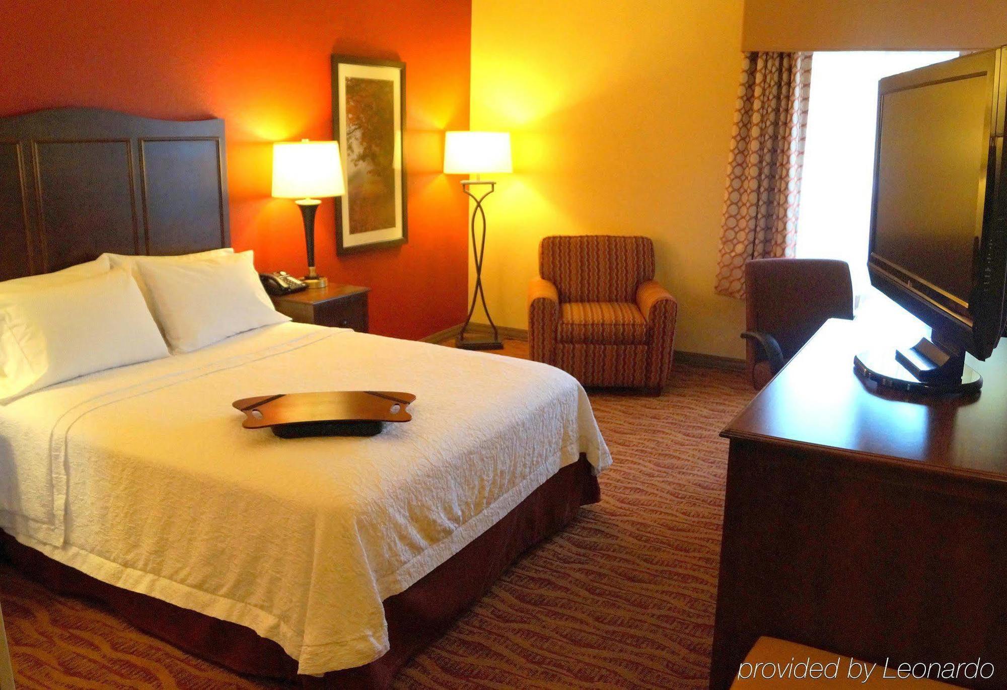 Hampton Inn Altoona Exteriör bild