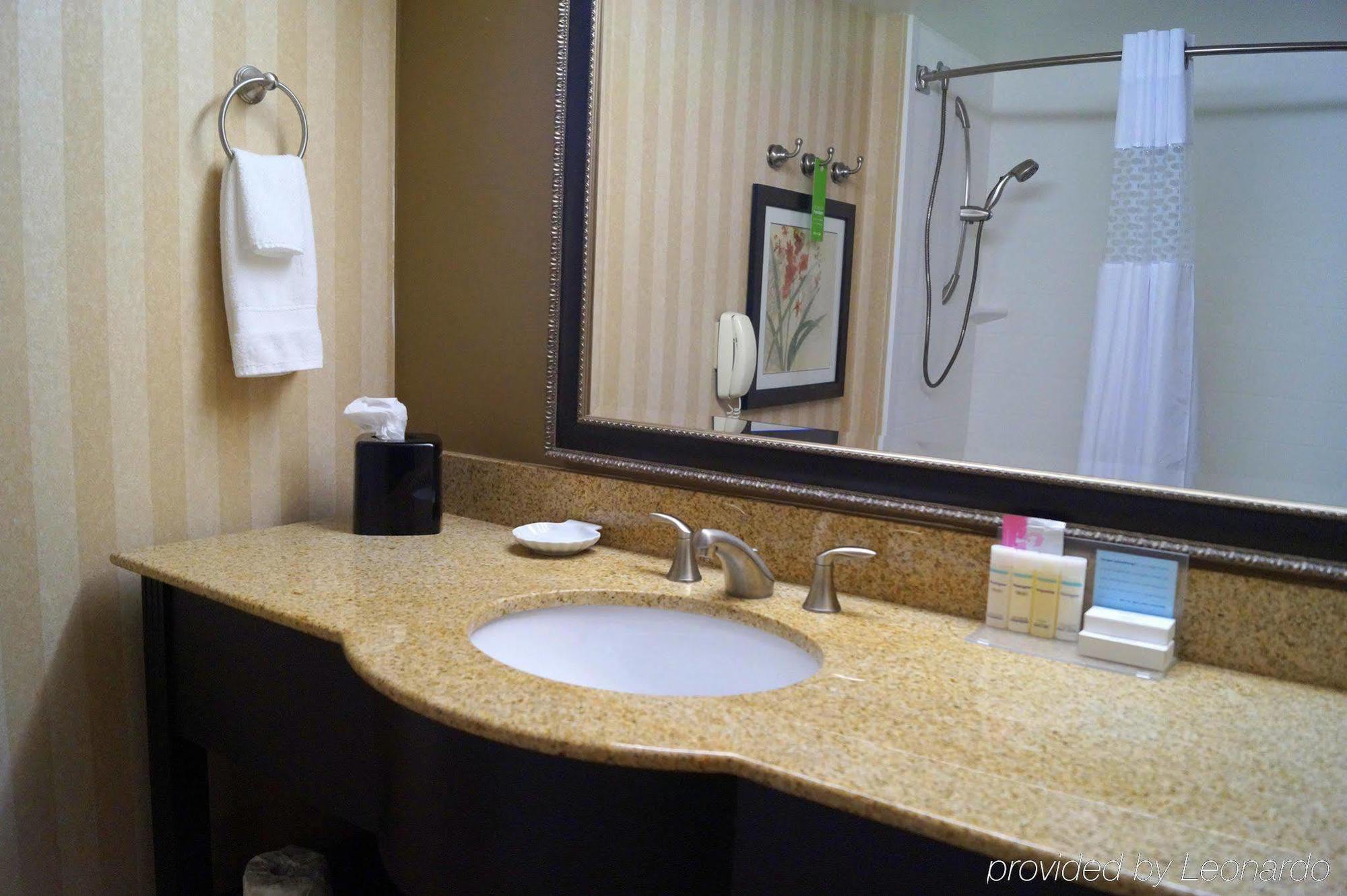 Hampton Inn Altoona Exteriör bild
